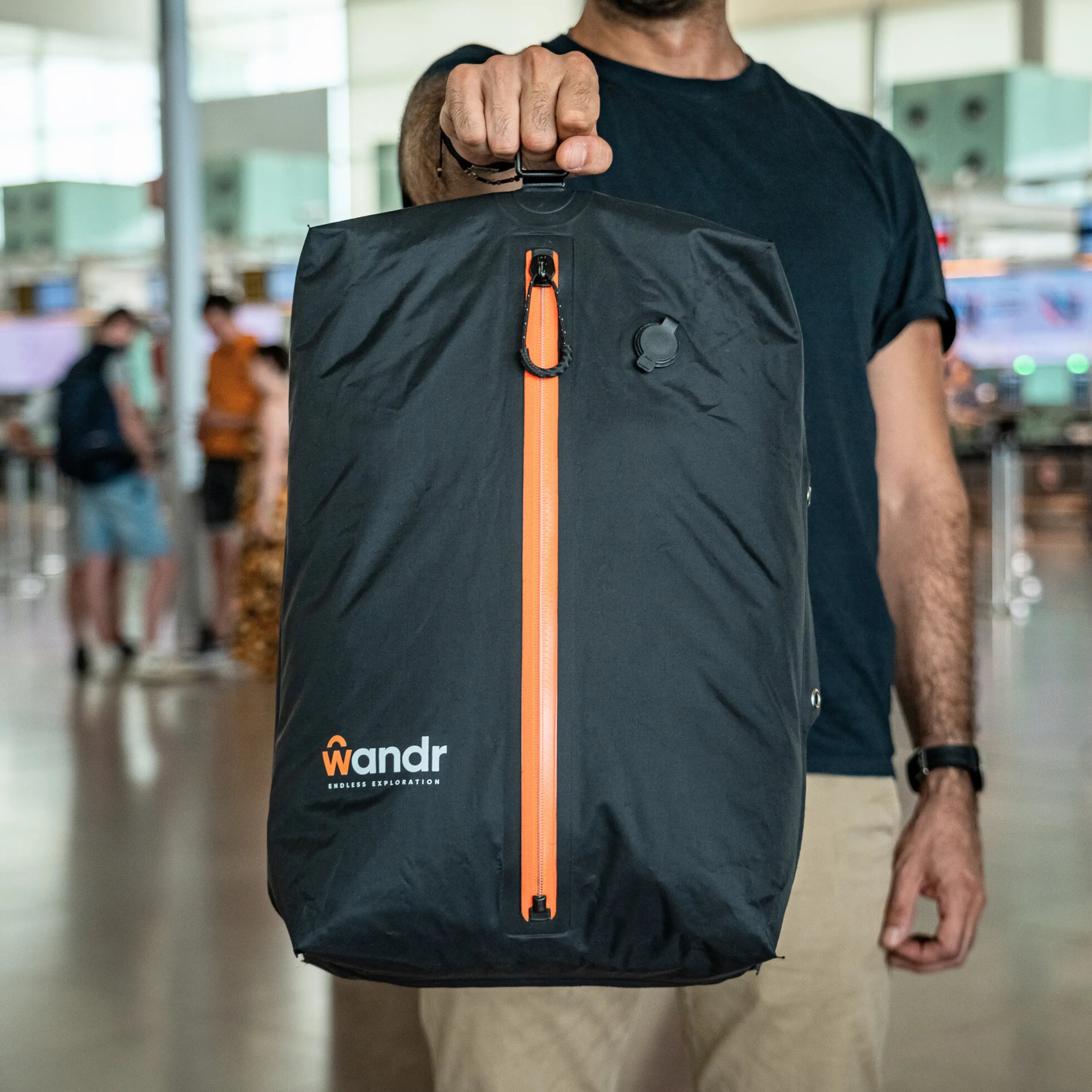 Wandr W36: Revoluciona tu Equipaje con Nuestra Bolsa de Compresión al Vacío